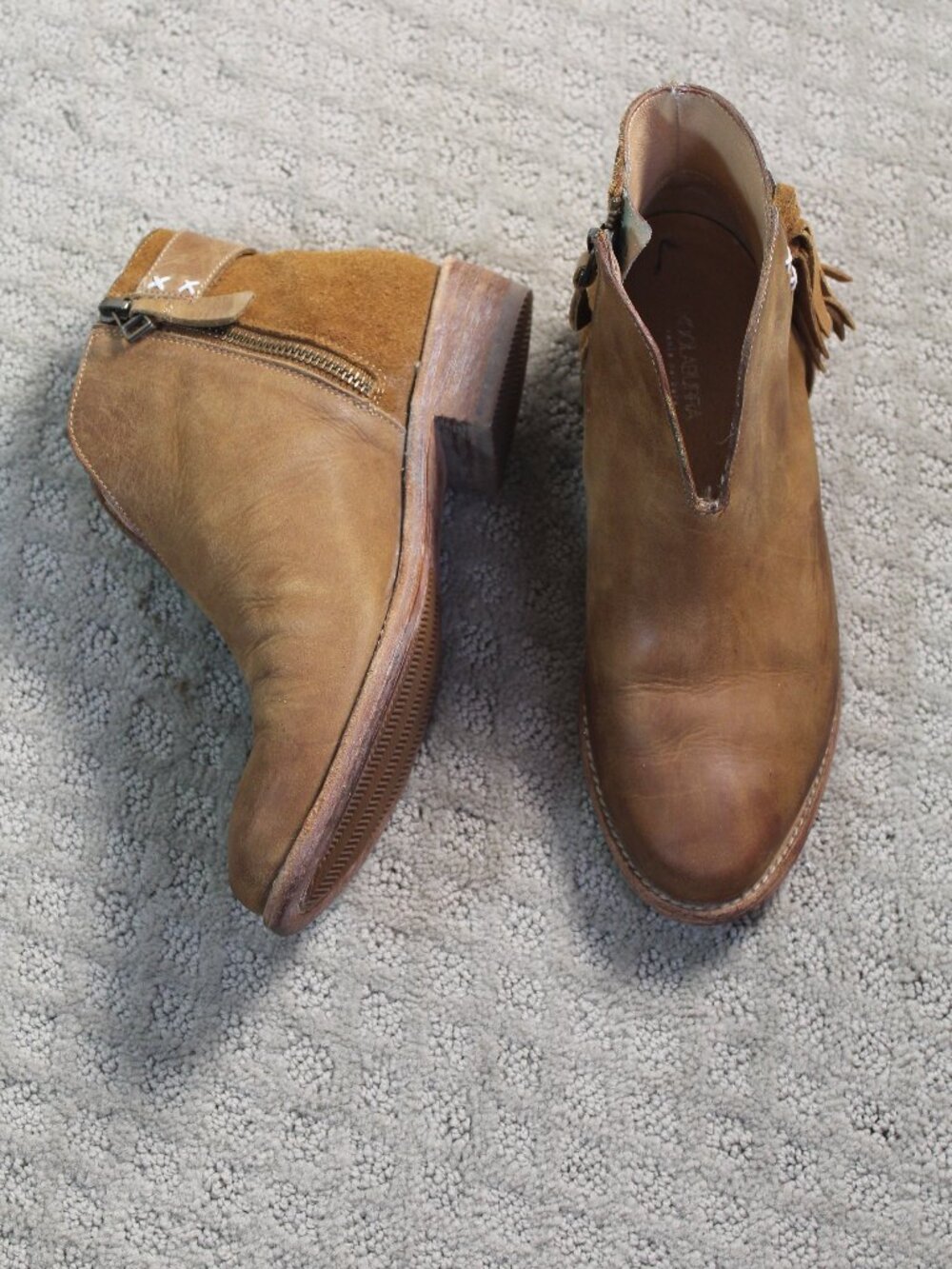 Koolaburra Size 7 Tan Nubuck Booties